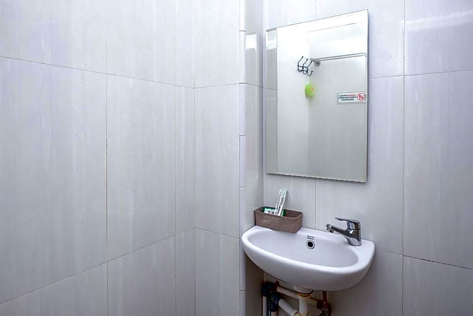 RedDoorz @ Syariah House Purwokerto