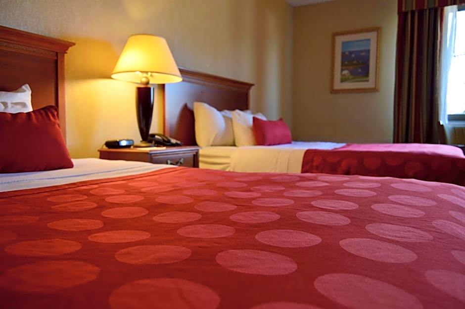 Mystic River Hotel & Suites
