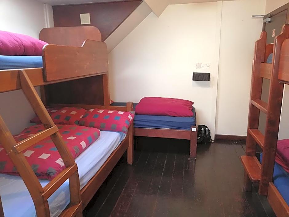 Aille River Tourist Hostel and Campsite Doolin