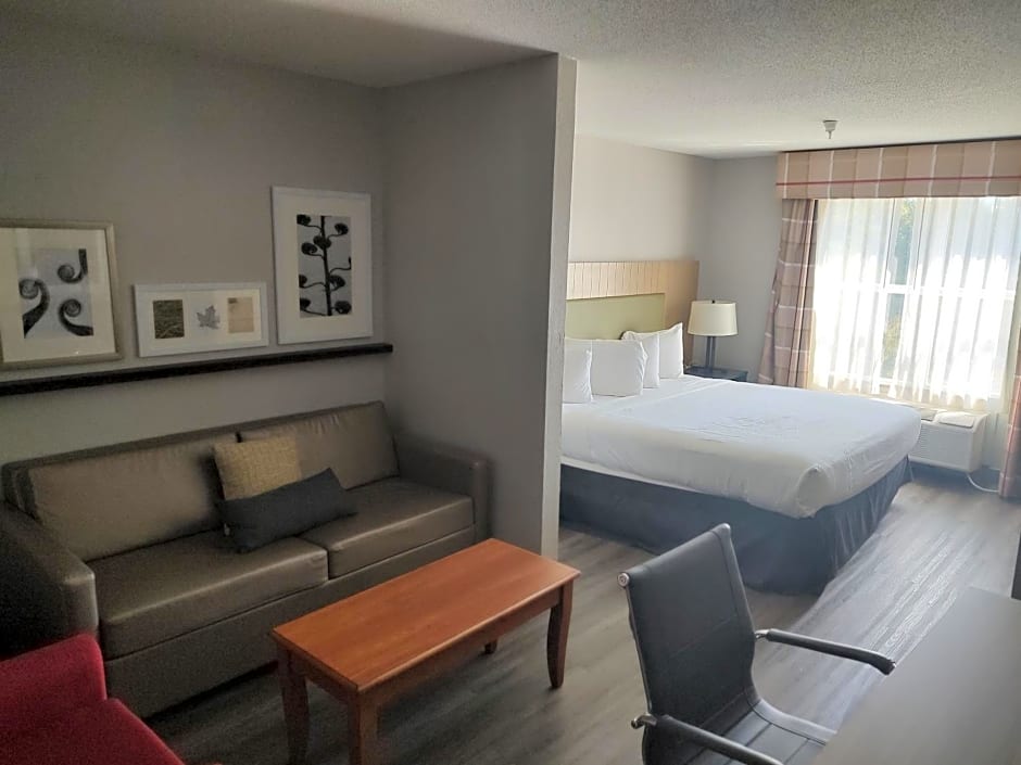 Country Inn & Suites by Radisson, Hinesville, GA