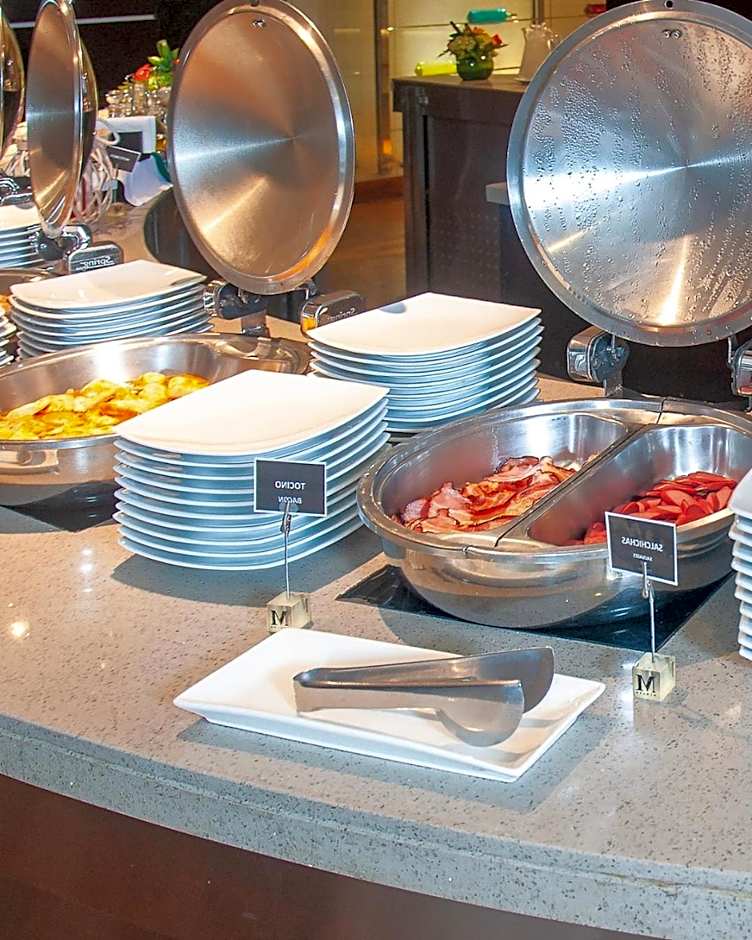 Sol de Oro Hotel & Suites