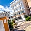 White Suite & Apartments