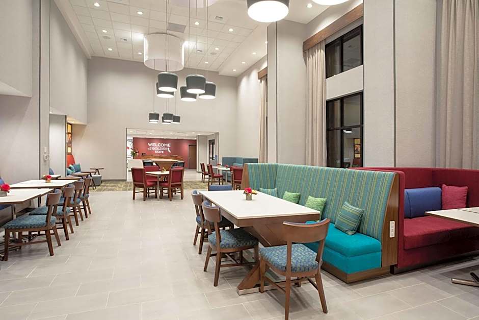 Hampton Inn By Hilton & Suites Watsonville, CA