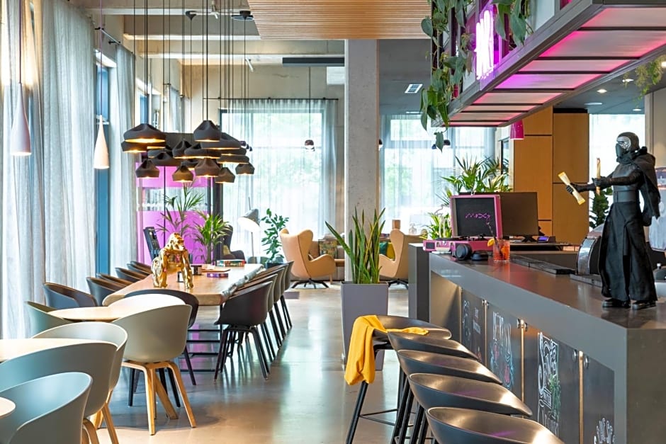 Moxy by Marriott Frankfurt Airport