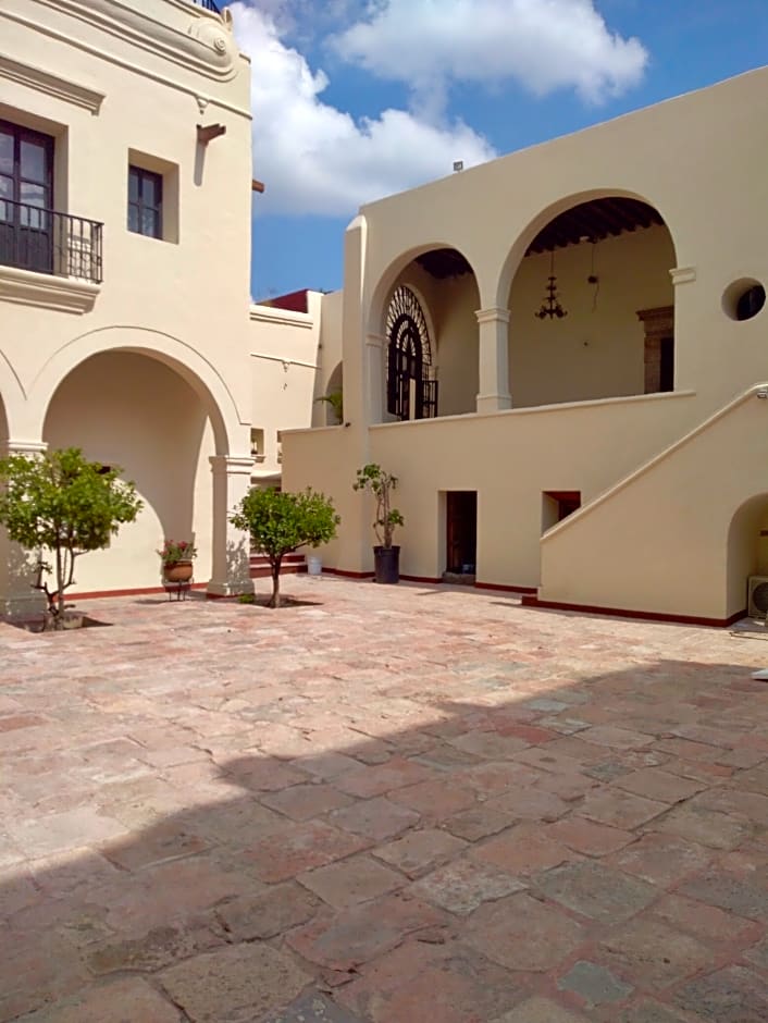 Meson De La Merced Hotel & Suites