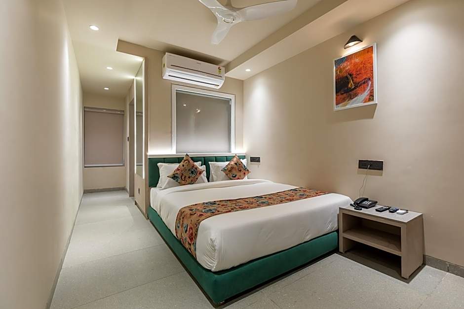 Hotel Red Vibe Unit Of RVS