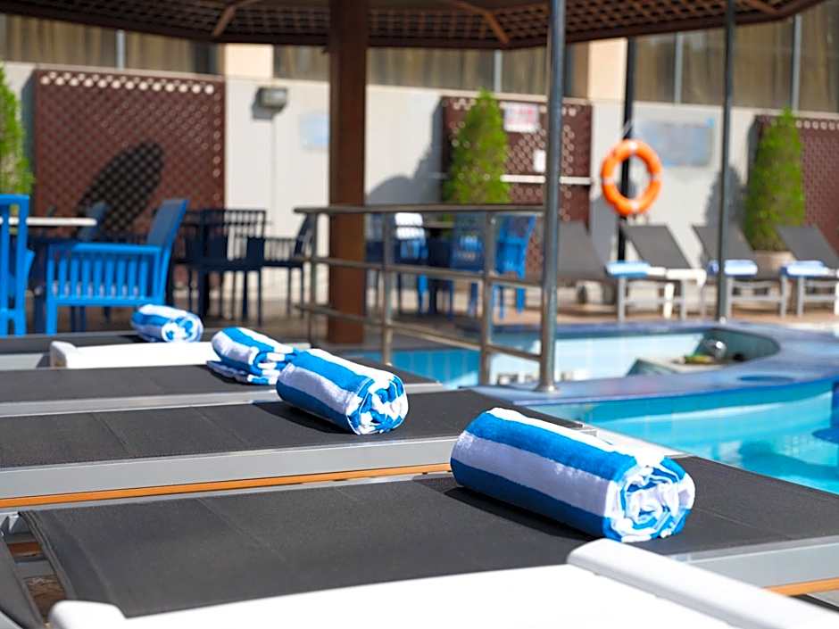 Holiday Inn - Suites Kuwait Salmiya by IHG