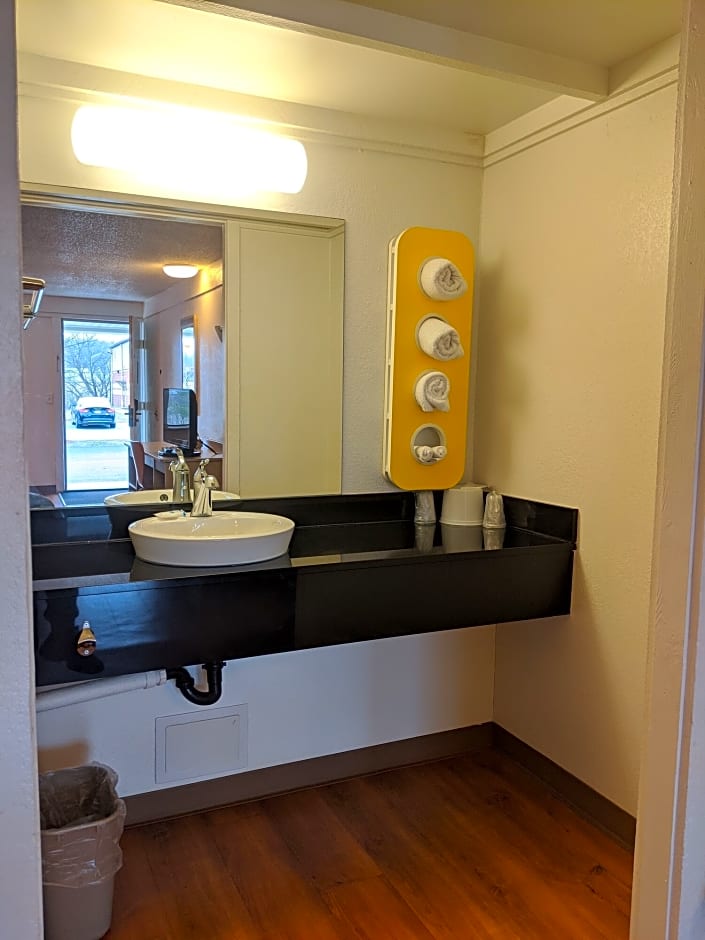 Rodeway Inn