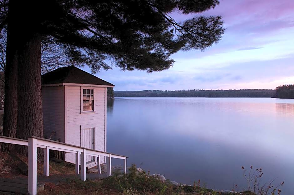 Wolf Cove Inn