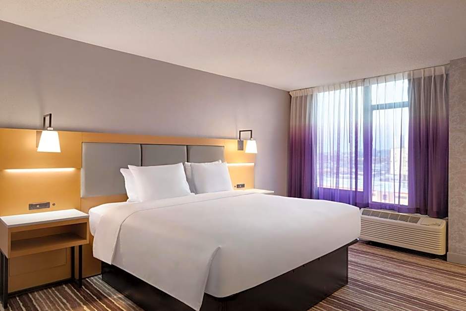 Holiday Inn Philadelphia Arpt-Stadium Area By IHG