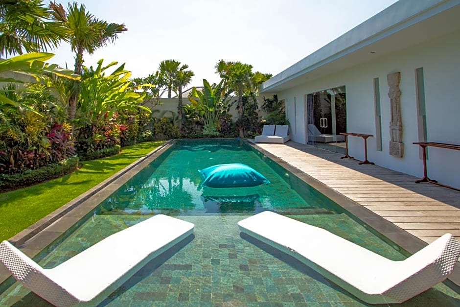 Villa Juna - Beautiful 3 Bedroom in Seminyak