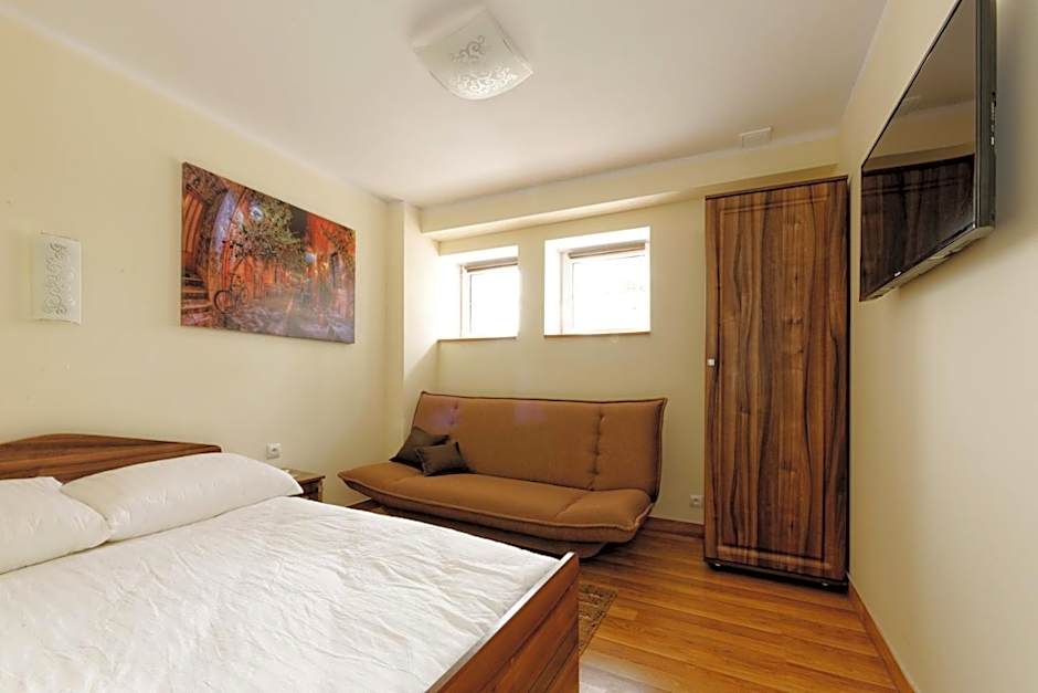 Photo 1 of 6 of Double Room