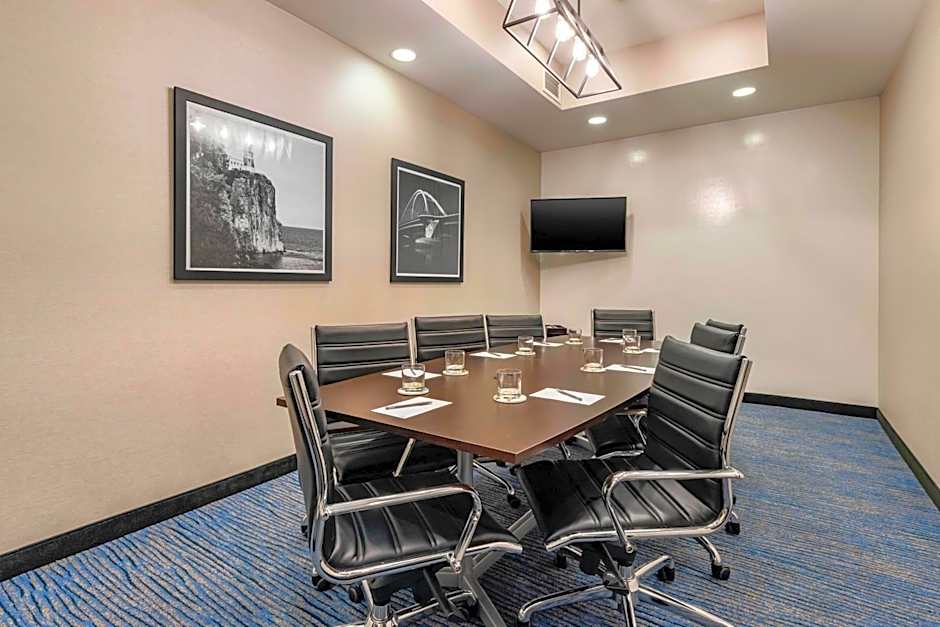 Cambria Hotel Minneapolis Maple Grove