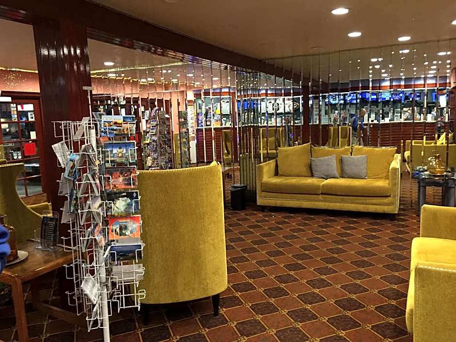 Tradewinds Airport Hotel