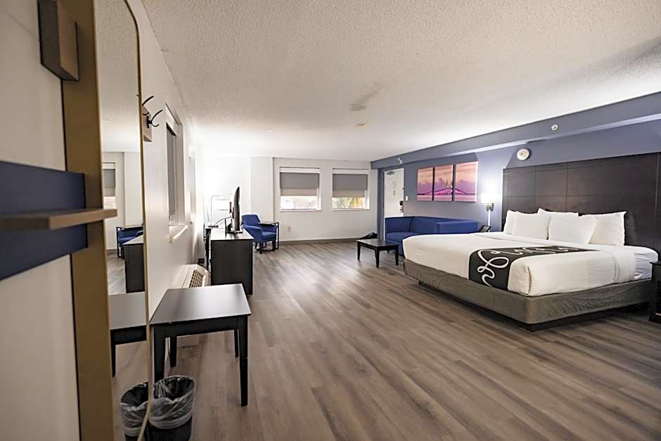 La Quinta Inn & Suites by Wyndham Tampa-Near Busch Gardens