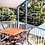 Apollo Jewel Beachfront Apartments