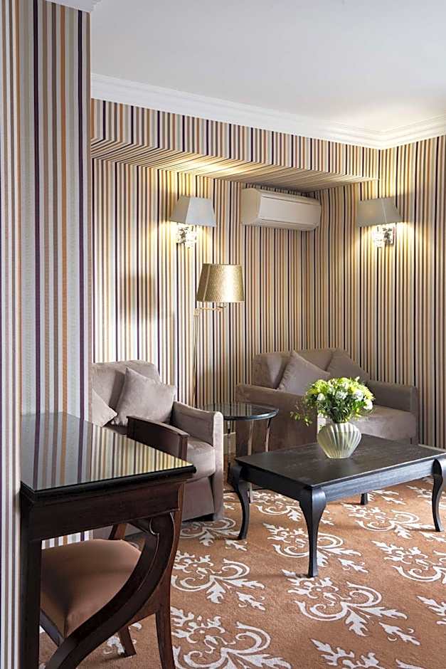 Maison Astor Paris Curio Collection by Hilton