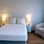 Cooks Endeavour Motor Inn - Near beach & Gold Coast Airport