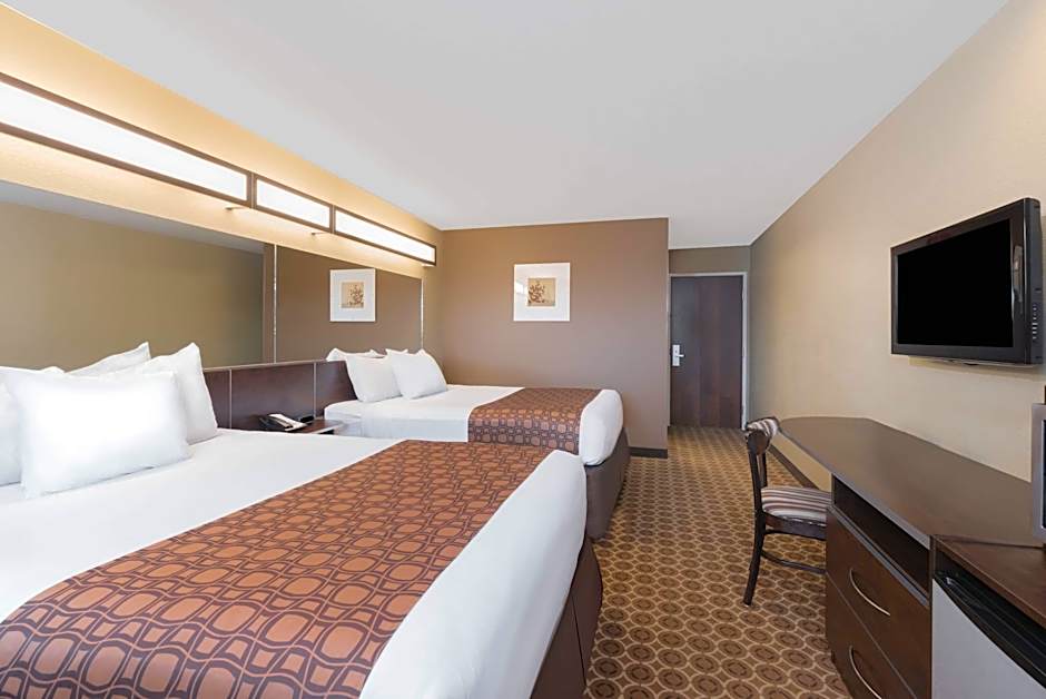 Photo 1 of 4 of 2 Queen Beds, Mobility Accessible