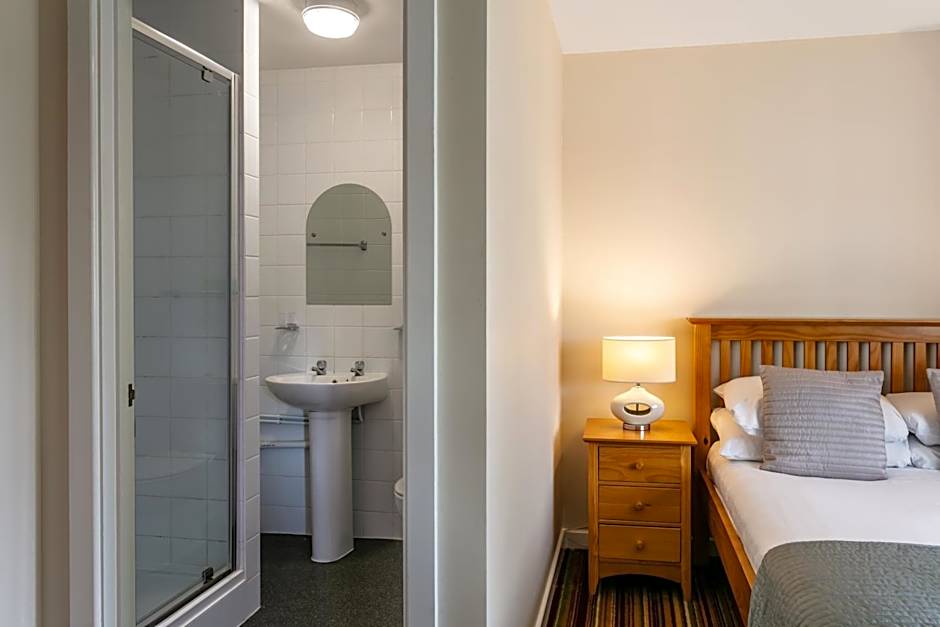 Roydon Marina Village Hotel