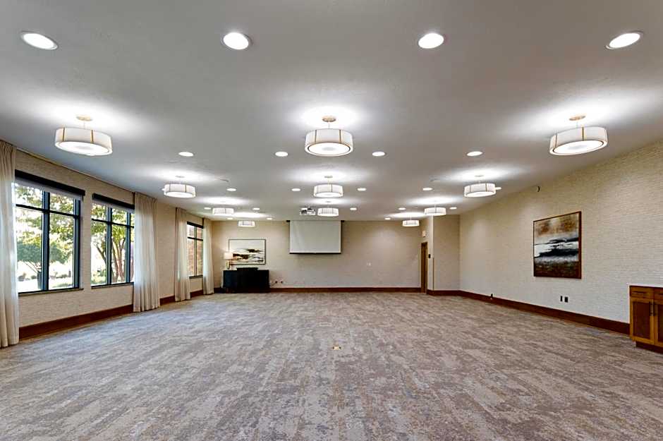 Clubhouse Hotel and Suites - Sioux Falls