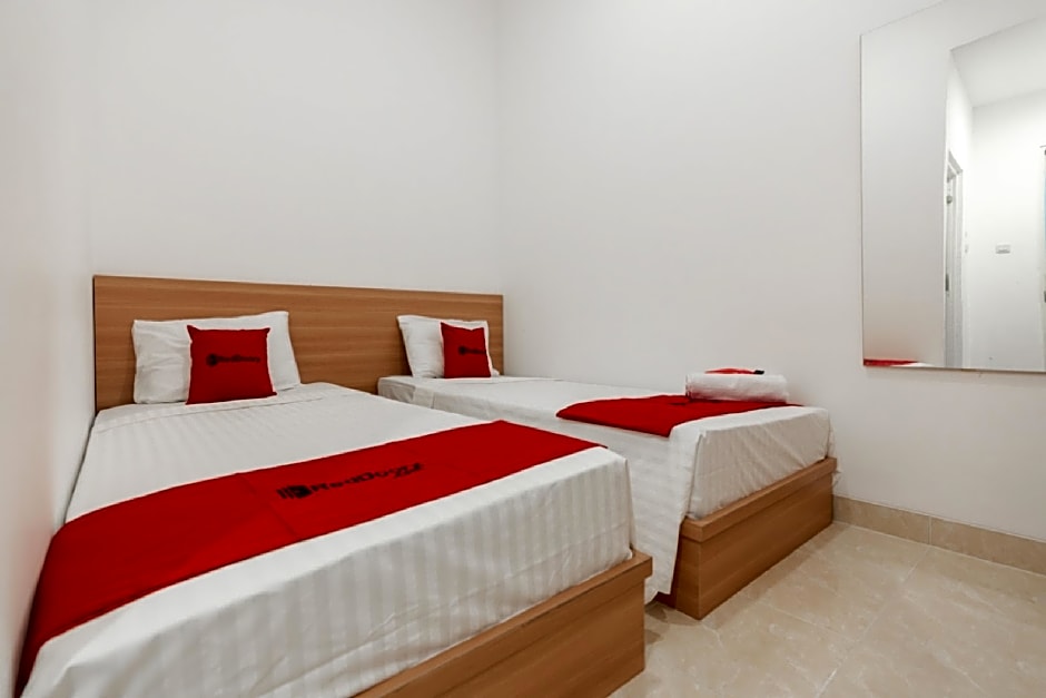 RedDoorz @ Graha Cemerlang Maros