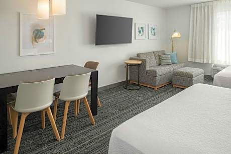Queen Studio with Sofa Bed - Hearing Accessible