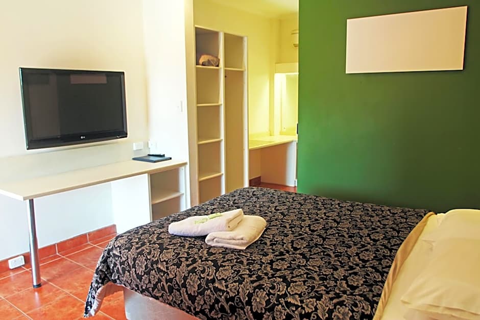 The Stuart Hotel-Motel