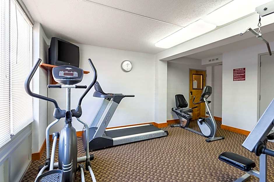 Clarion Inn and Summit Center
