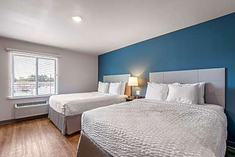 Queen Room with Two Queen Beds - Accessible/Non-Smoking