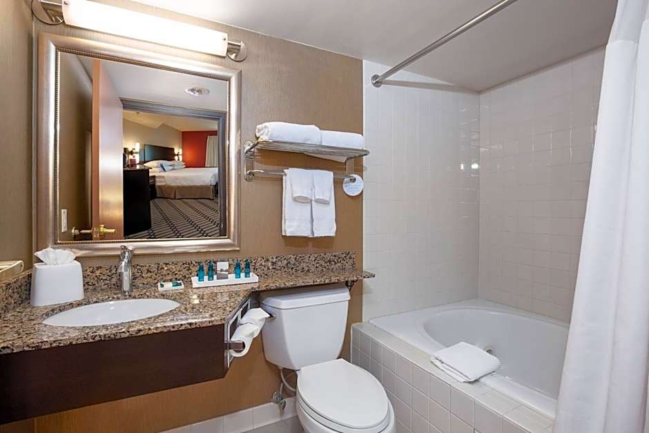 Delta Hotels by Marriott Fargo