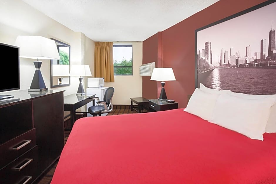 Super 8 by Wyndham Chicago IL