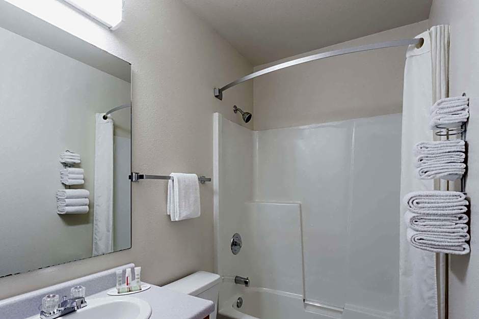 Super 8 by Wyndham Moose Jaw SK