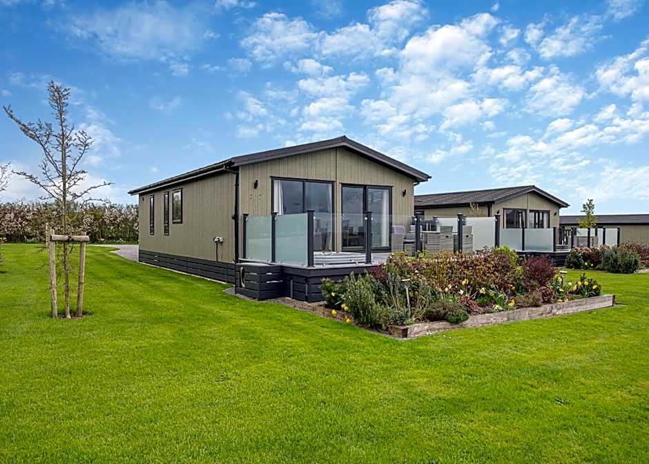 Midsomer Lodges