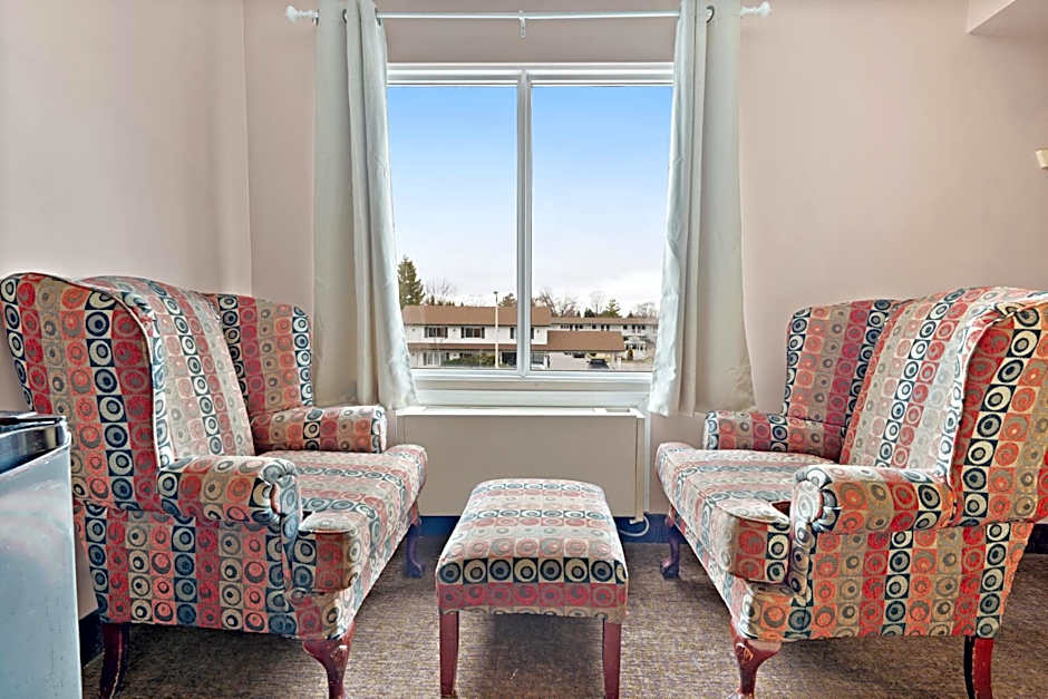 Niagara Lodge & Suites