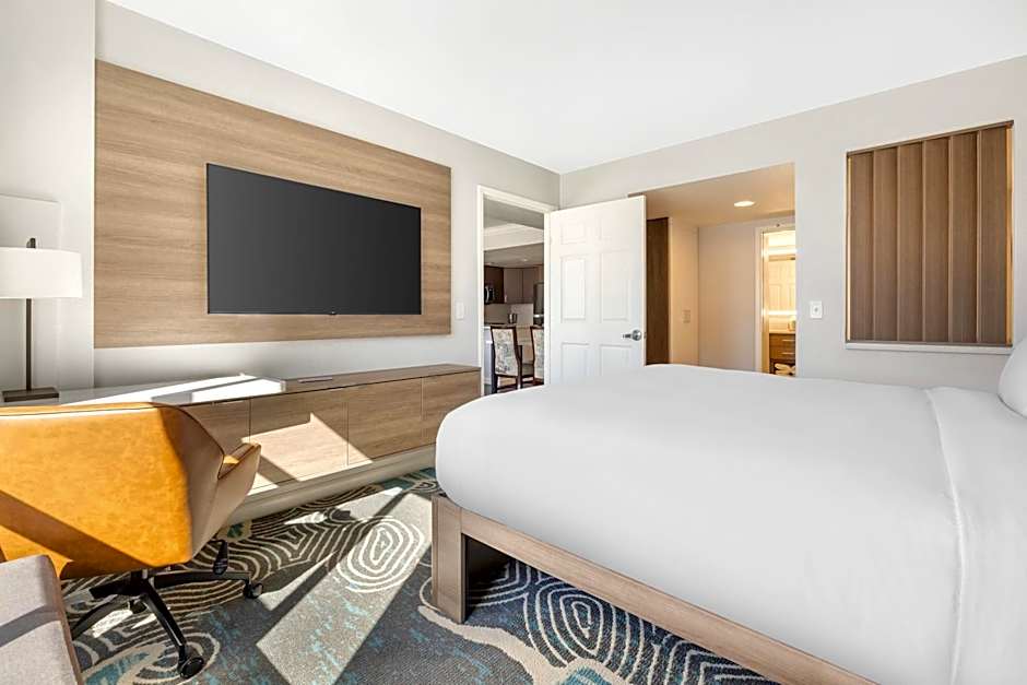 Hilton Grand Vacations on Paradise (Convention Center)