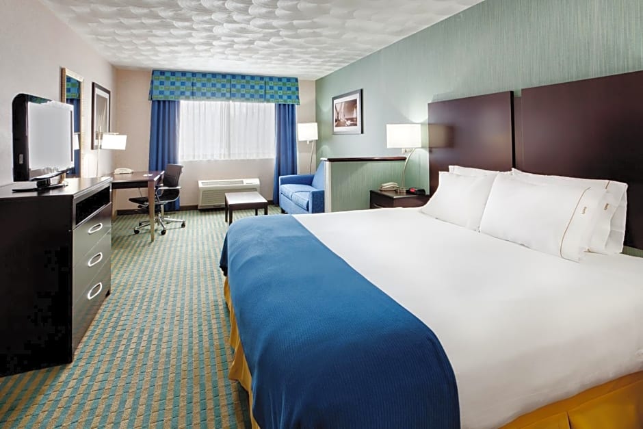 Holiday Inn Express & Suites Smithfield - Providence By IHG