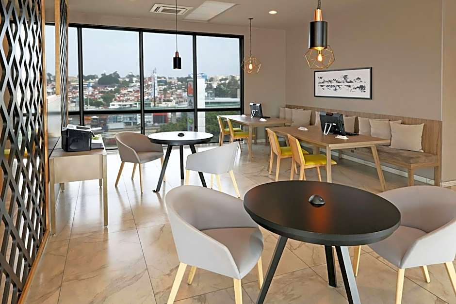 City Express Plus by Marriott Ciudad de México Mundo E