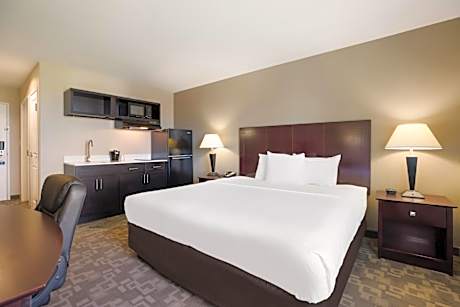1 King Bed, Nonsmoking, Kitchenette