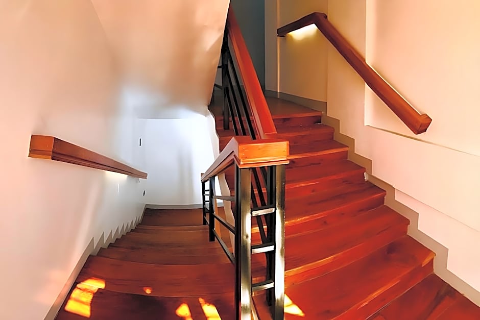 Belltower CSheLi Suites Bantay - Vigan