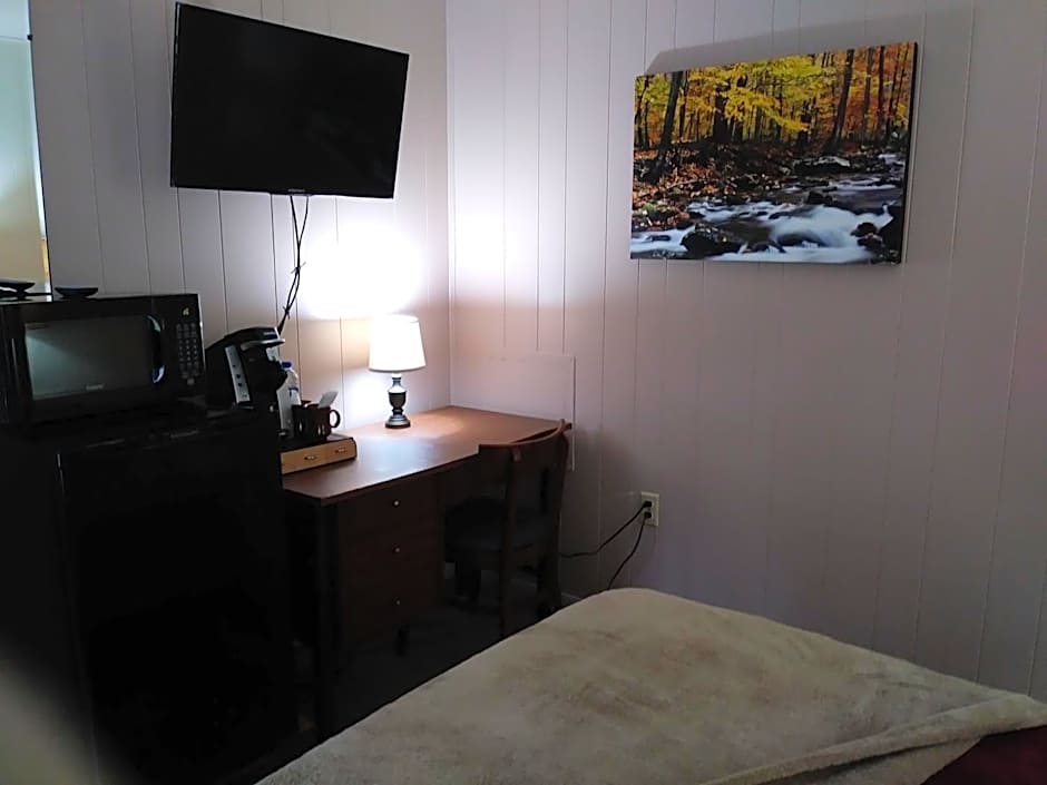 Photo 1 of 15 of 1 Queen Bed
