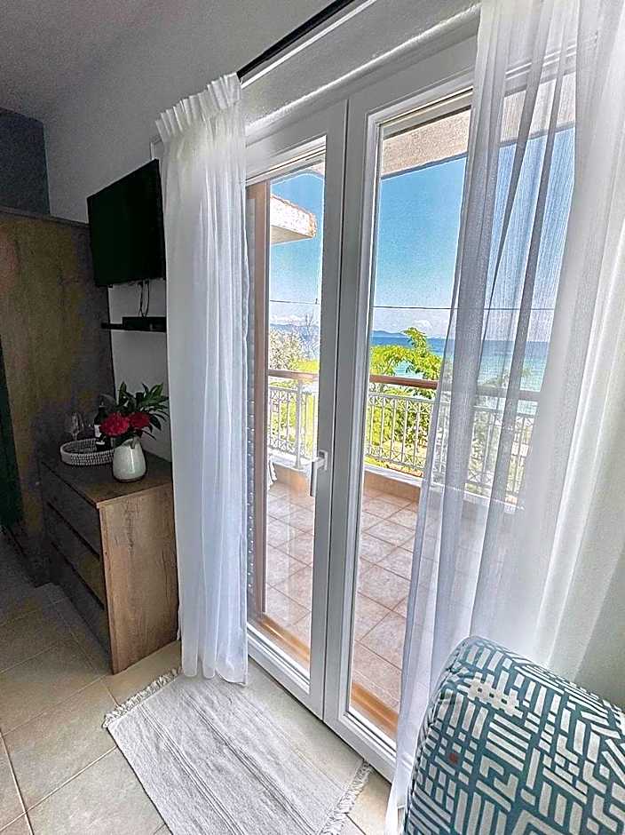 La Scala family apartments