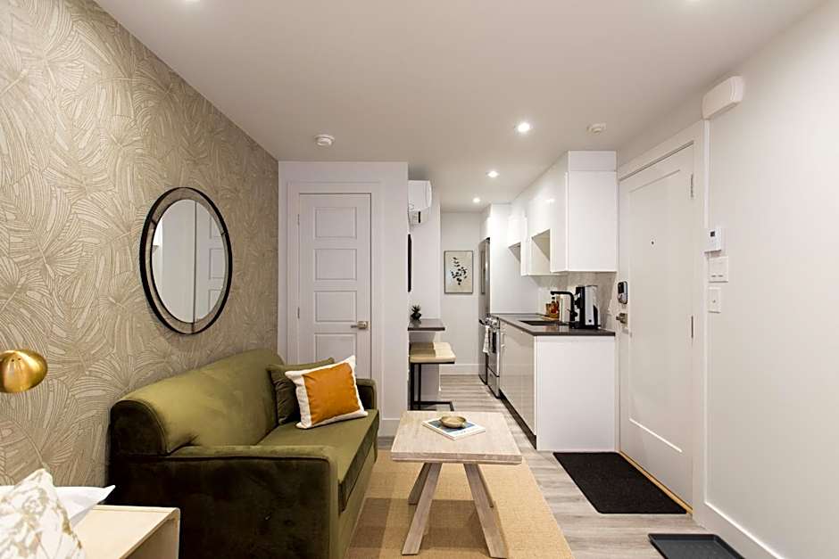 16 Studio Apartment-Hotel in Little Italy by Den Stays