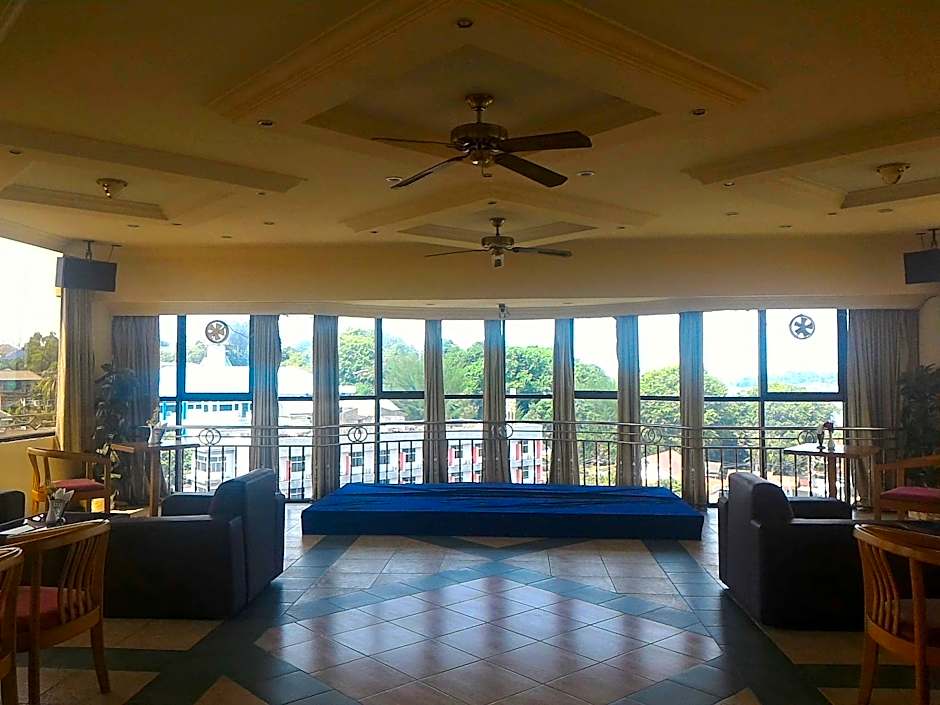 Nite and Day Laguna - Bintan