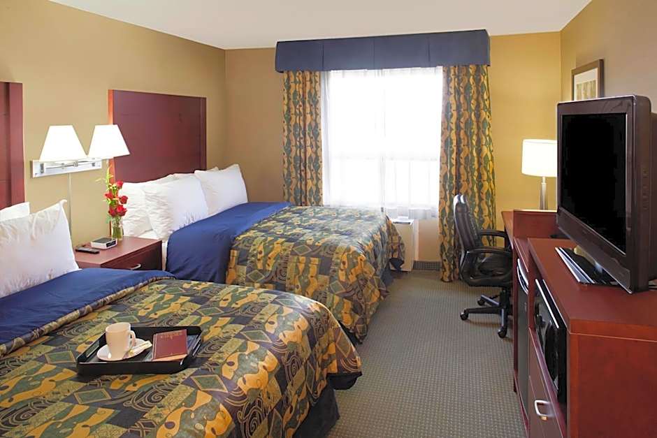 Travelodge by Wyndham Oshawa Whitby