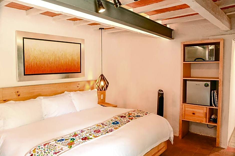 Petit Mesón (Pet Friendly Hotel)