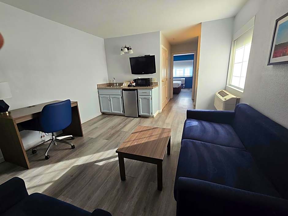 Quality Inn & Suites Tulare