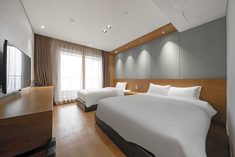 Sky and Sea Hotel