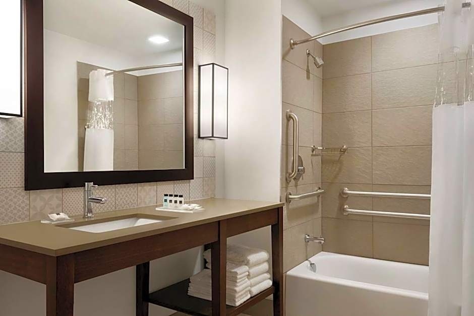 Country Inn & Suites by Radisson, Ft. Atkinson, WI