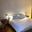 200 ROOMS & TERRACE